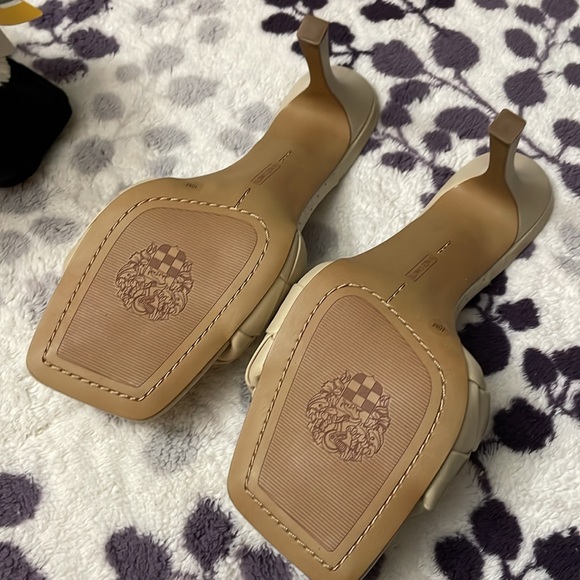 Brand new size 10 medium - Picture 3 of 3